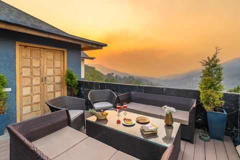 StayVista at Bossa Nova @ Sylvana Villas w/Jacuzzi