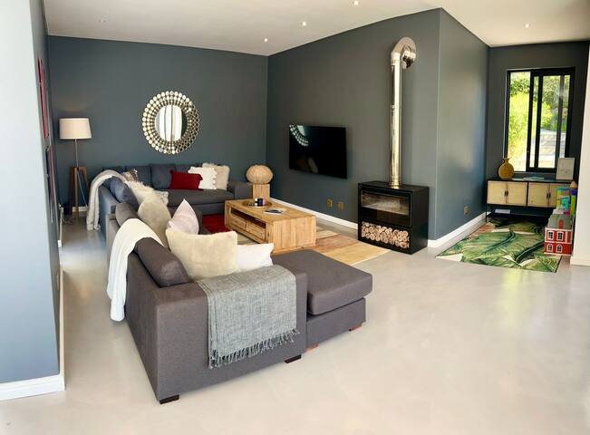 Beautiful family home gallery image 2