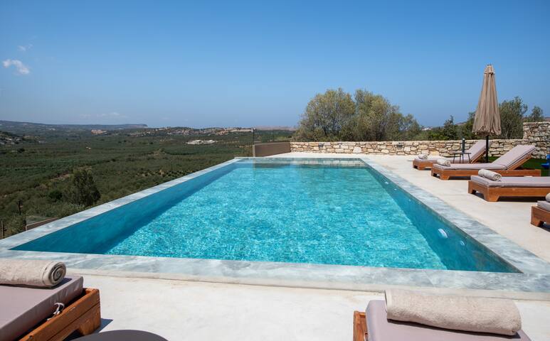 Calmo Luxury Villa III, Pool Tranquil Elegance