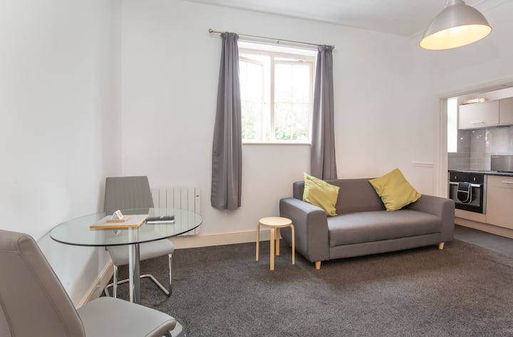 One Bedroom Apartments In York, 2nd Floor - York