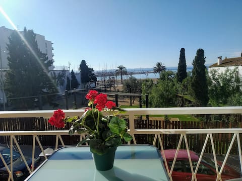 Top Airbnb: Downtown apartment 50 meters from the beach en Roses