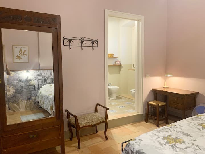 ružová izba s kúpeľňou 