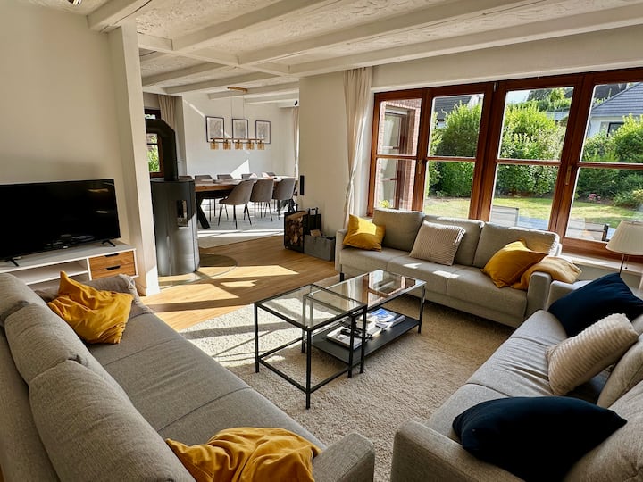 400 m to the beach - Spacious house
with a great garden