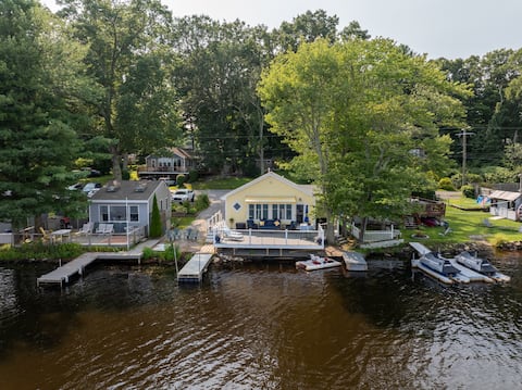 New & Beautiful Lake cottage
