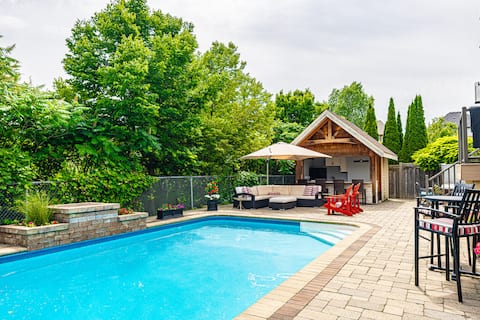 Spacious Family Oasis, 
Steps to Lake & Ammenities