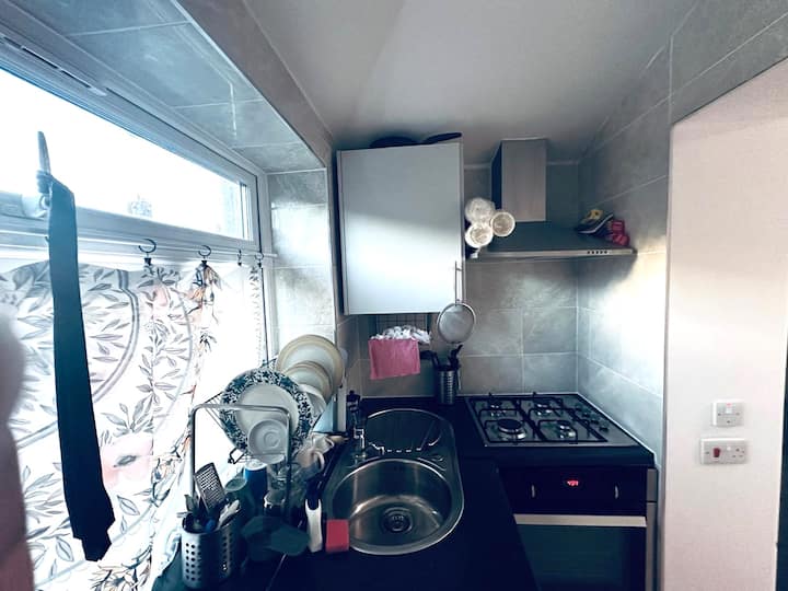 London Studio - Private Entrance - Romford