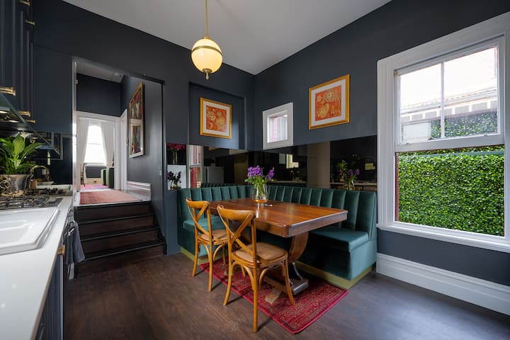 European Tri-level With Private Rooftop Terrace - Northland