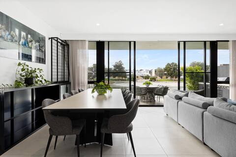 Stunning Seaside Serenity + Private Swimming Jetty