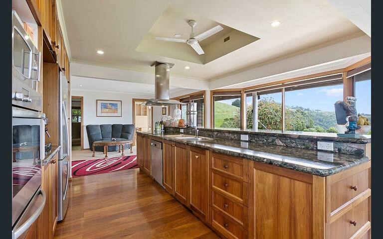 This place stunning ocean views gallery image 2