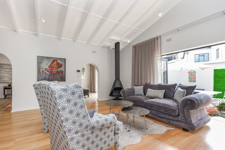New Mgt! Serene | Garden, Pool & Indoor Fireplace - Johannesburg