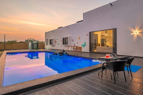 StayVista @ Le Bon Horizon - 4BHK with Pool
