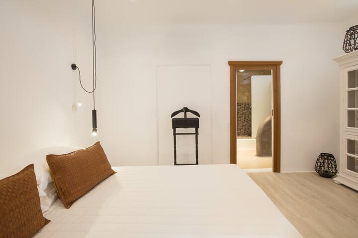 4 Bedroom Villa | Kallos Villas gallery image 5