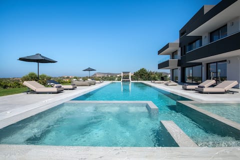 Omnia Luxury Villa, 100m2 Pool, Whirlpool & Gym