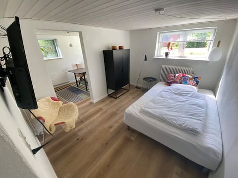 Lovely apartment for 2 people, possibly extra room