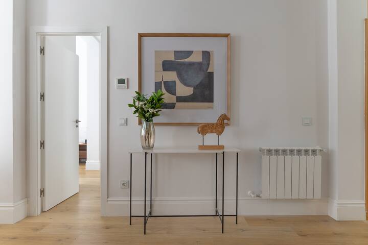 Elegante y tranquilo apto entre Sol y Gran Vía gallery image 2