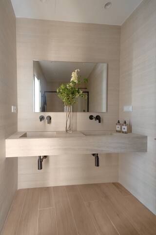 Elegante y tranquilo apto entre Sol y Gran Vía gallery image 3