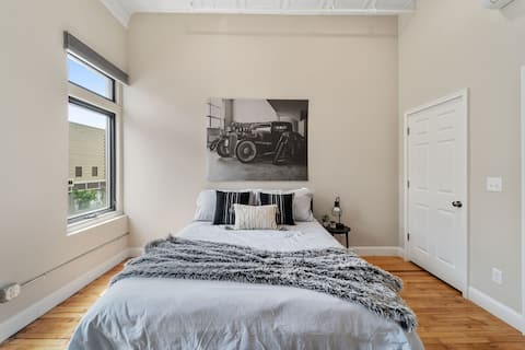 Hip Dtwn Apt W/ Arcade & Gym