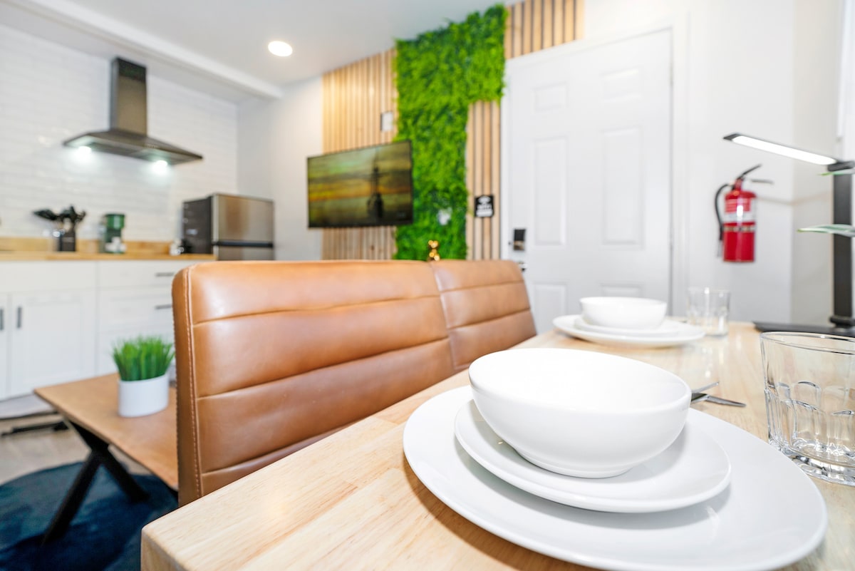 Colorful and Unique apartment!