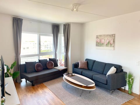 Successful Airbnb property: Nice apt near ocean, garage included in Malmö