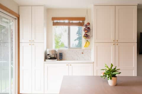 Suburban Oasis w/ Hot Tub