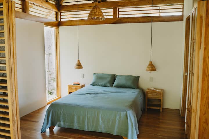 Bedroom with Queen Size Bed