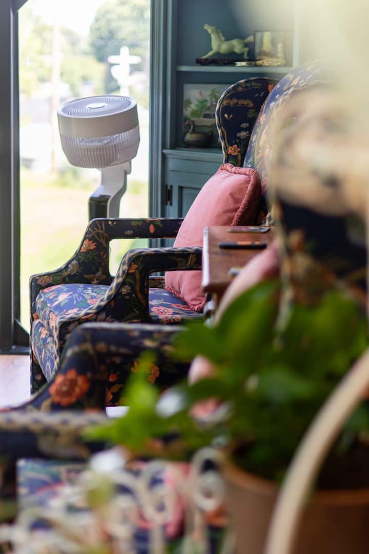 Coastal Container Home - Rooftop Deck & Greenhouse - Indianapolis, IN