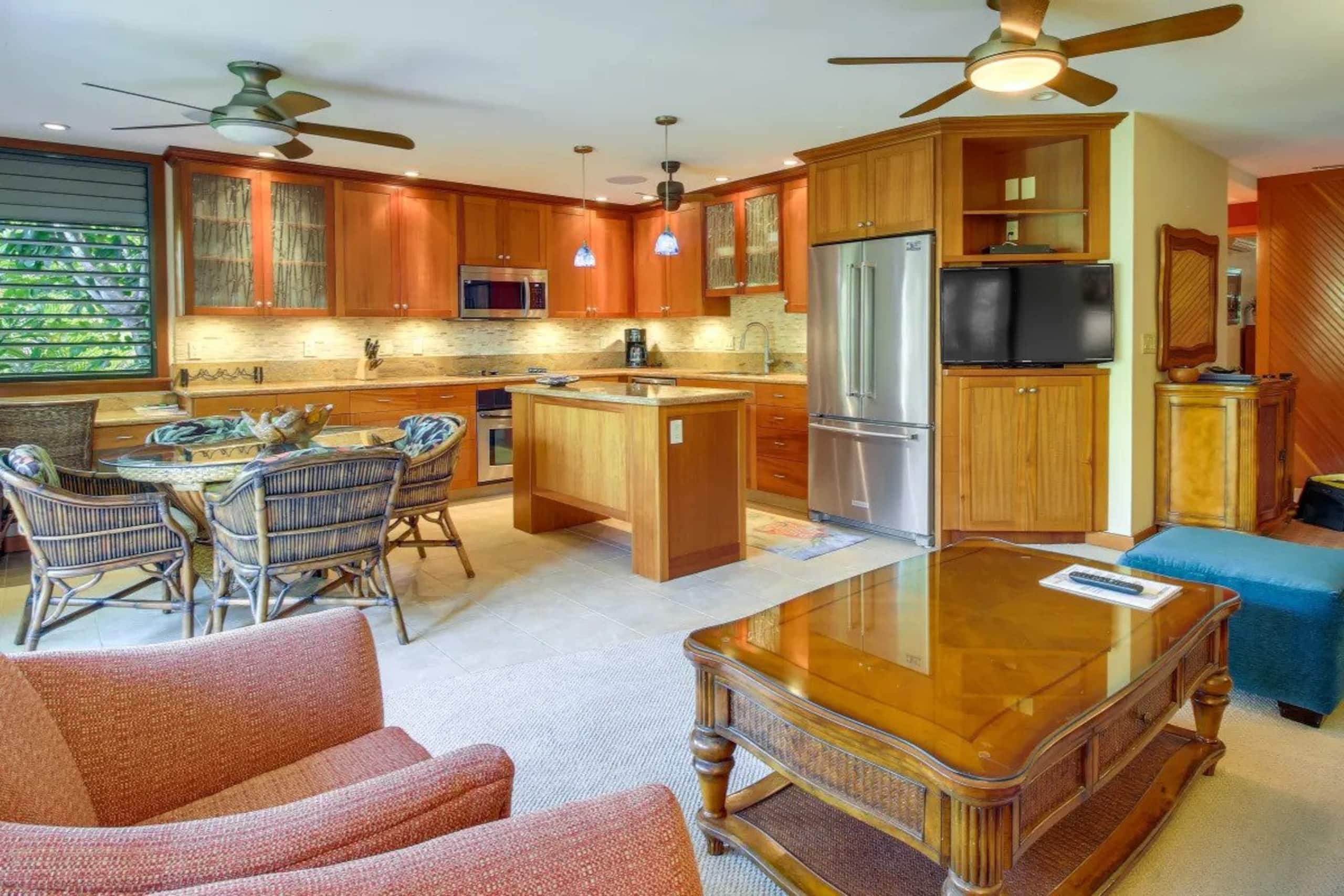 2 Bed / 2 Bath Beachfront Condo - Image 3