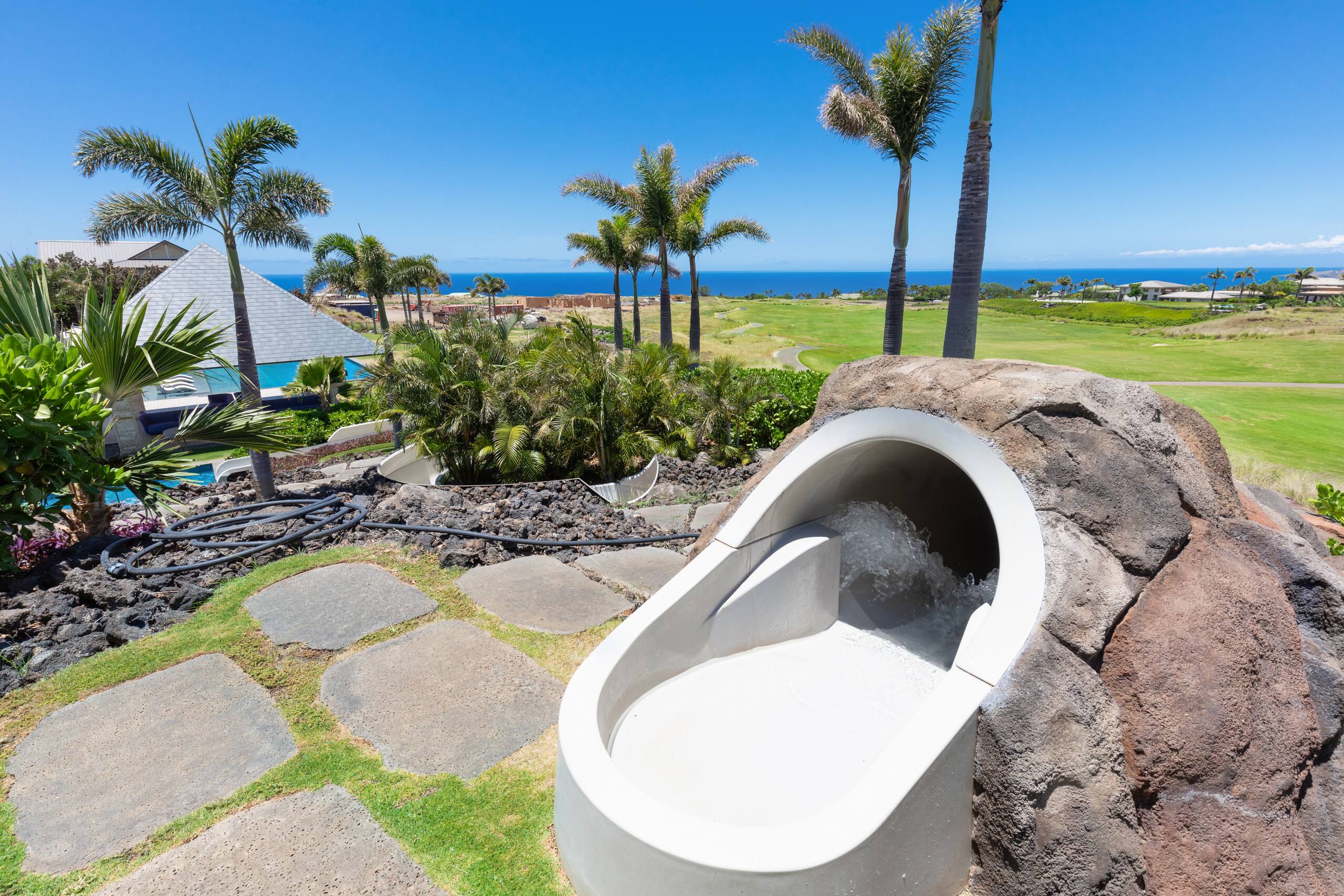 Home in Waimea · ★5.0 · 4 bedrooms · 7 beds · 4.5 baths - Image 104