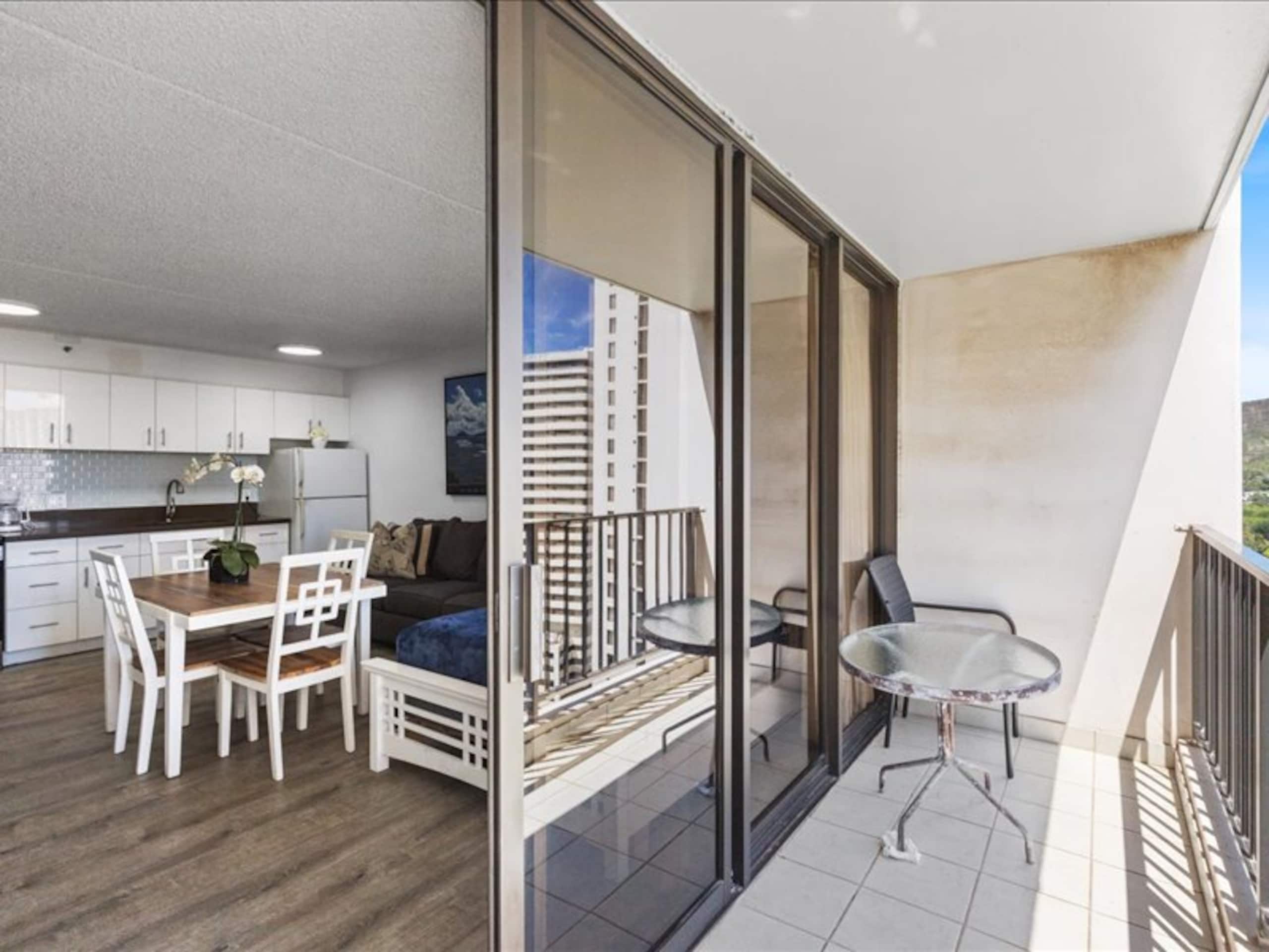 Condo in Honolulu · ★4.76 · 1 bedroom · 3 beds · 1 private bath - Image 1