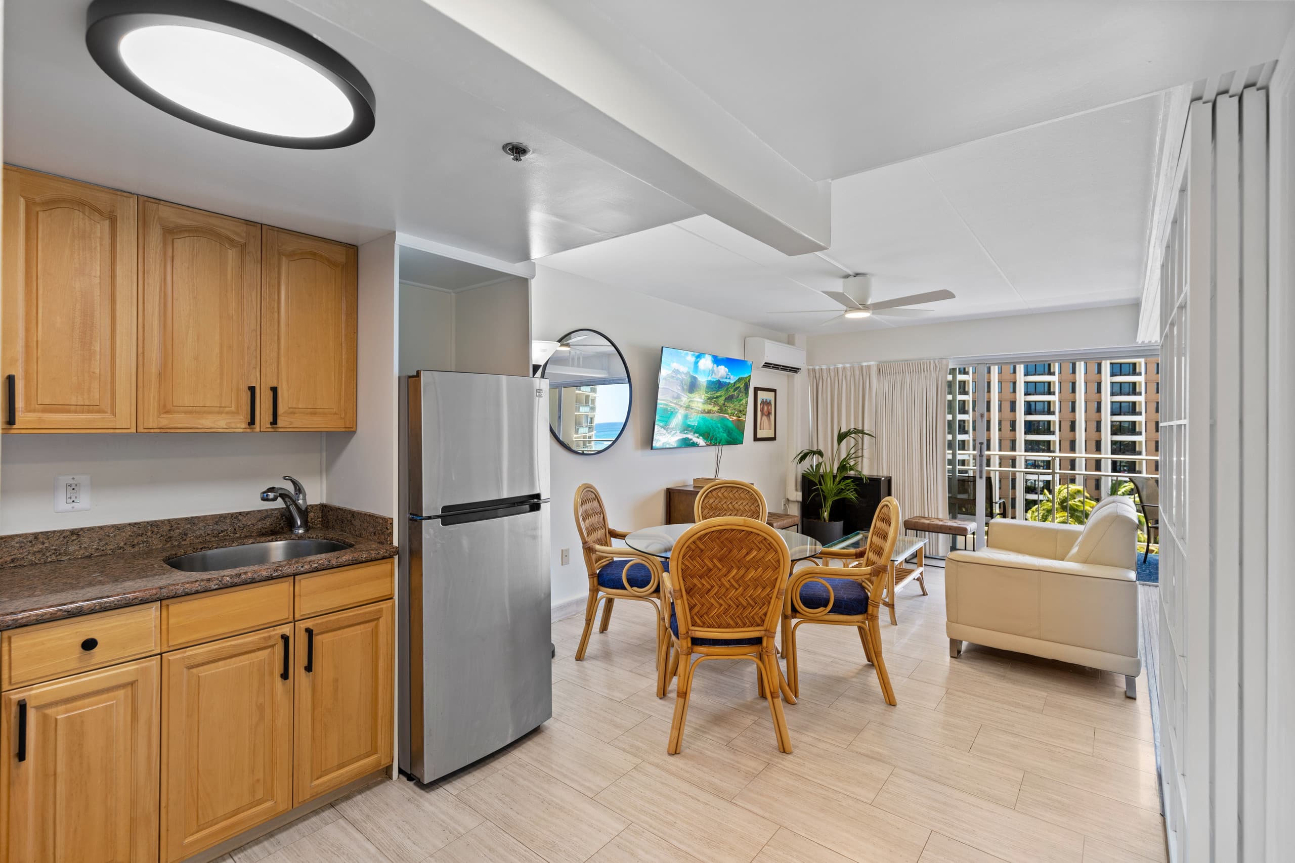 Condo in Honolulu · ★4.72 · 1 bedroom · 3 beds · 1 private bath - Image 8