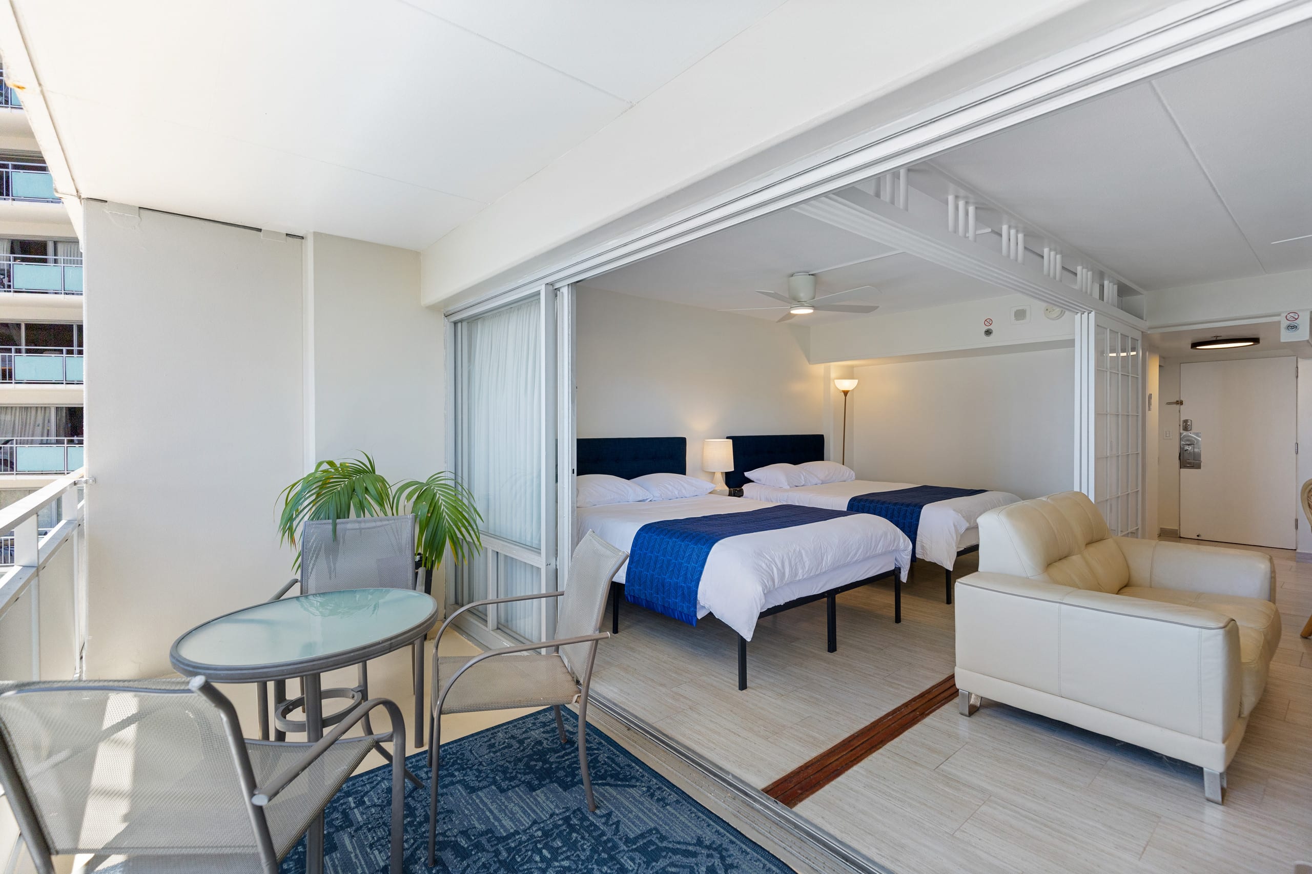 Condo in Honolulu · ★4.72 · 1 bedroom · 3 beds · 1 private bath - Image 14