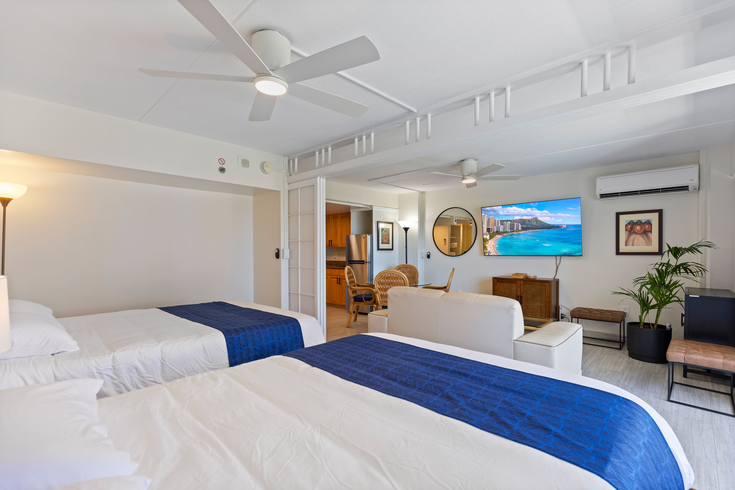 Condo in Honolulu · ★4.72 · 1 bedroom · 3 beds · 1 private bath - Image 13