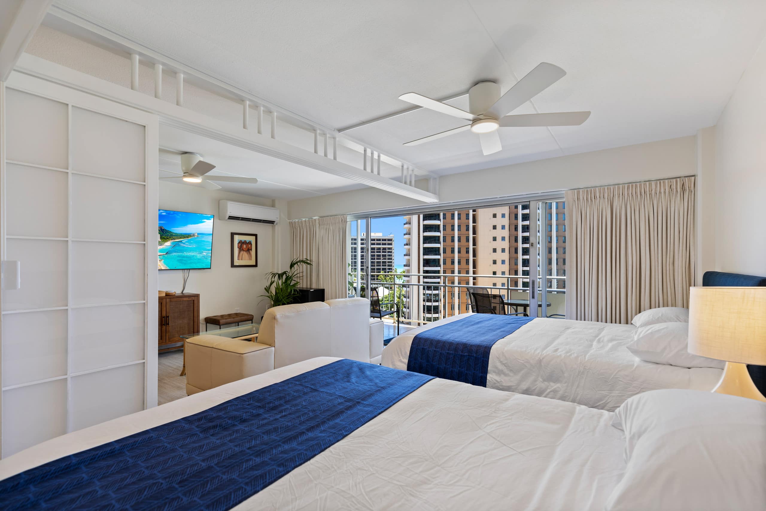 Condo in Honolulu · ★4.72 · 1 bedroom · 3 beds · 1 private bath - Image 12