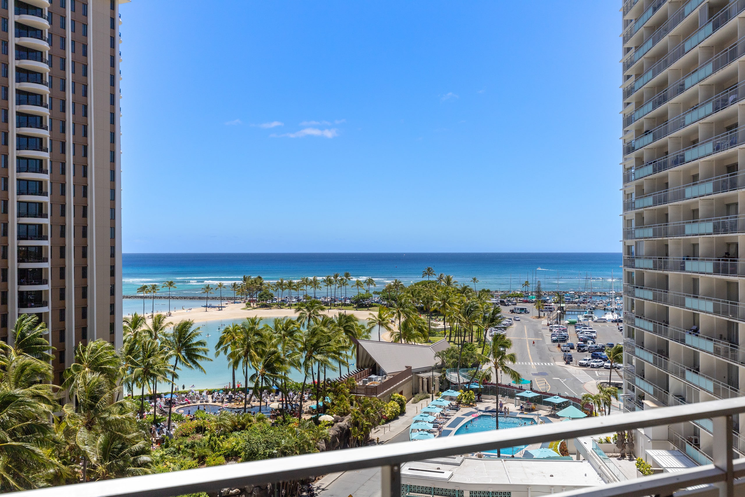 Condo in Honolulu · ★4.72 · 1 bedroom · 3 beds · 1 private bath - Image 18