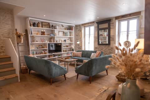 Annonce Airbnb populaire: Charming Family House in the Heart of the Village à La Couarde Sur Mer