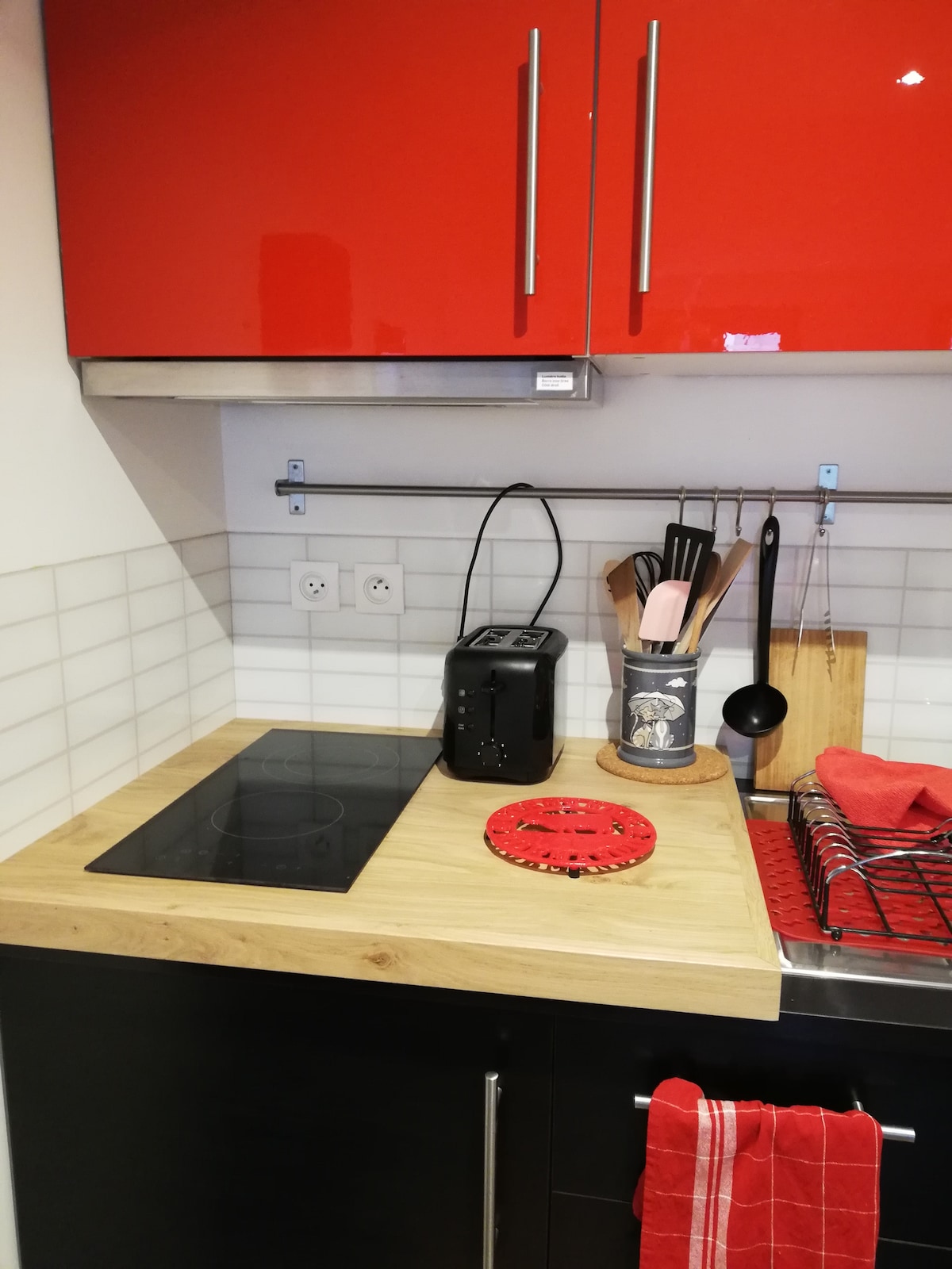 Top Airbnb: Red Canyon CARENTAN Furnished Studio, ** Rated in Carentan Les Marais