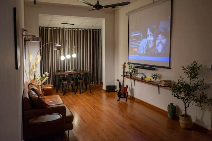 Charming Vintage Retreat Near Hanoi’s Top Sights - Hanoi