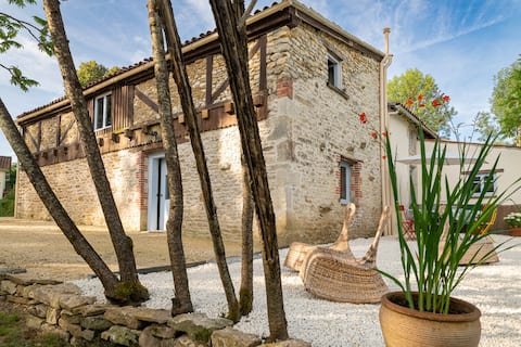 Les Croisettes - Charming French 16th Century Farm