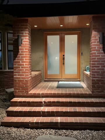 Warm East Venice House With Heated Pool And Spa gallery image 5