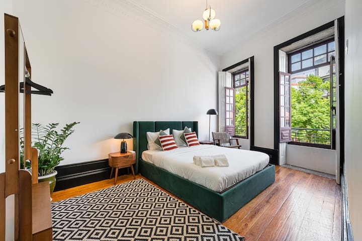 Terraced Apartment in the Heart of Porto + Parking