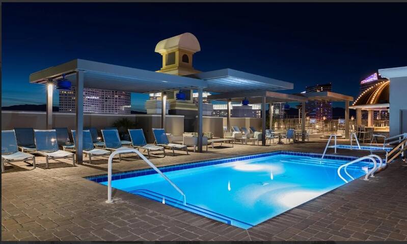 Vegas Baby gallery image 3