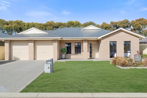 Crimson Ridge - Wines, Vines and Dine