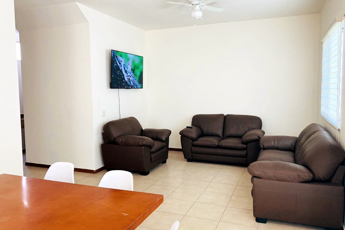 Top Airbnb: Modern House, Panoramic View, Super Well Located en Ramos Arizpe