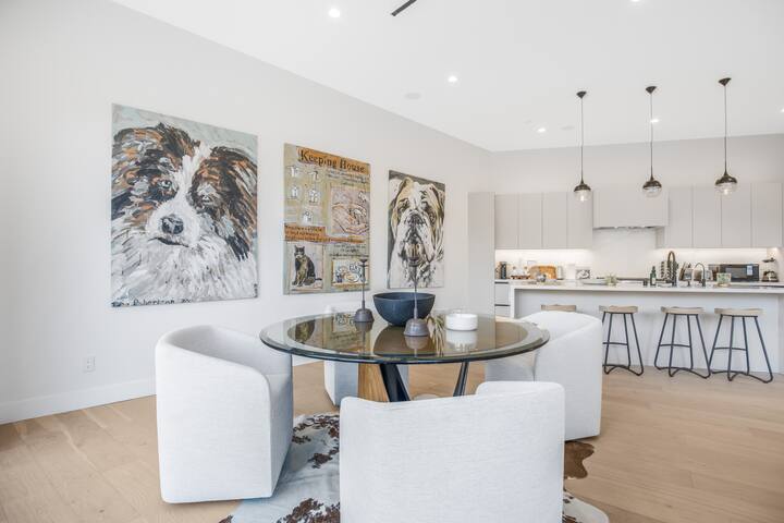 Serene Modernist Home with Pool & Stunning Views gallery image 4