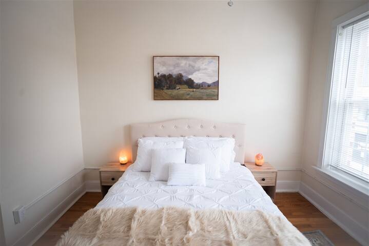 Cozy apartment in Wrigleyville gallery image 4