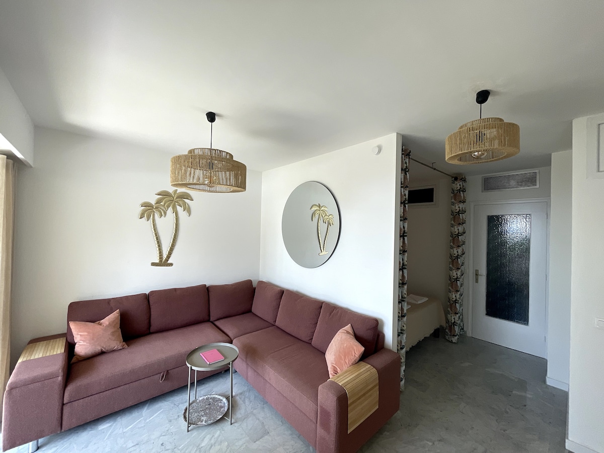 Popular Airbnb listing: Lilly's Pearl in Menton