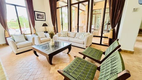 Top Airbnb: Luxury Villa • Heated Pool • Golf • Private Cook in Tameslohte