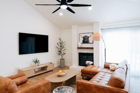 Successful Airbnb property: Game Loft Private Pool Q2 Easy Drive to Downtown in North Lamar Rundberg