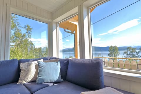 Top performing Airbnb: Cabin in Tromsø - perfect for midnight sun and northern lights in Troms