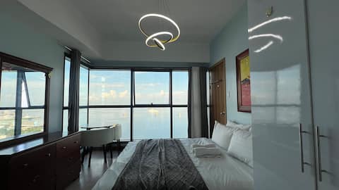 3BR Sunset /ManilaBayView Infront USEmbassy 90Sqm.